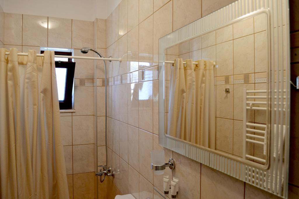 Anesis Hotel Ioannina Exterior foto